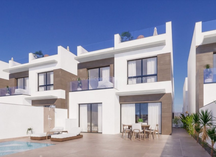 New construction of modern villas/houses in Benijofar, 3 bedrooms, 3 bathrooms, close to the beach in Guardamar and several golf courses, private garden with pool, private parking