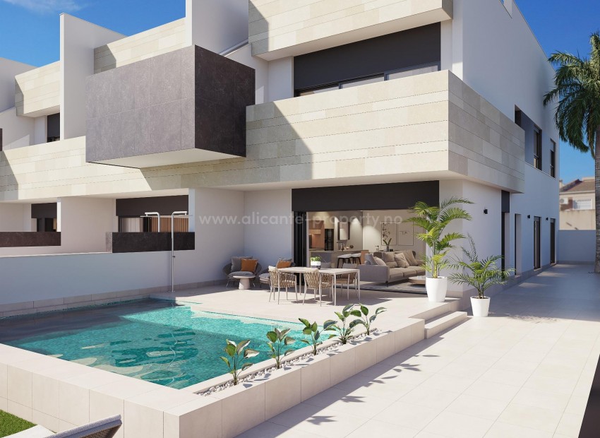 New exclusive bungalow apartments in Pilar de La Horadada, 3 bedrooms, 2 bathrooms, garden and large terrace or roof terrace with infinity pool, parking
