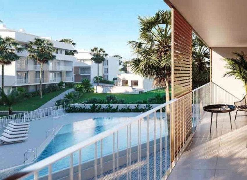 New flats/apartments in Javea 5 min from the beach, the harbor and the centre, 2/3/4 bedrooms, 2 bathrooms. The apartment complex has a swimming pool and social club.