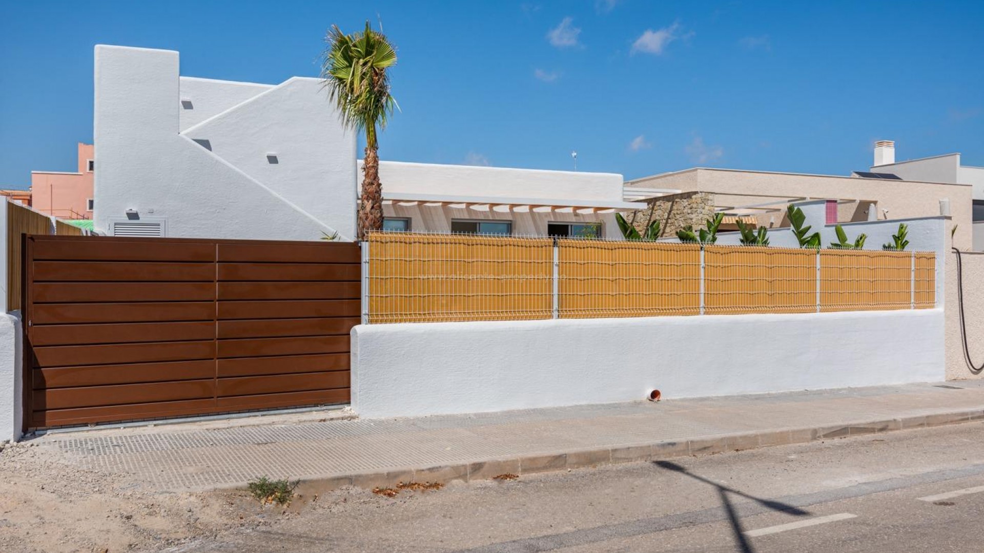 New houses/villas in Benijofar, 3 bedrooms, 2 bathrooms, private garden w/pool and terrace, a fantastic solarium with fantastic views, parking space