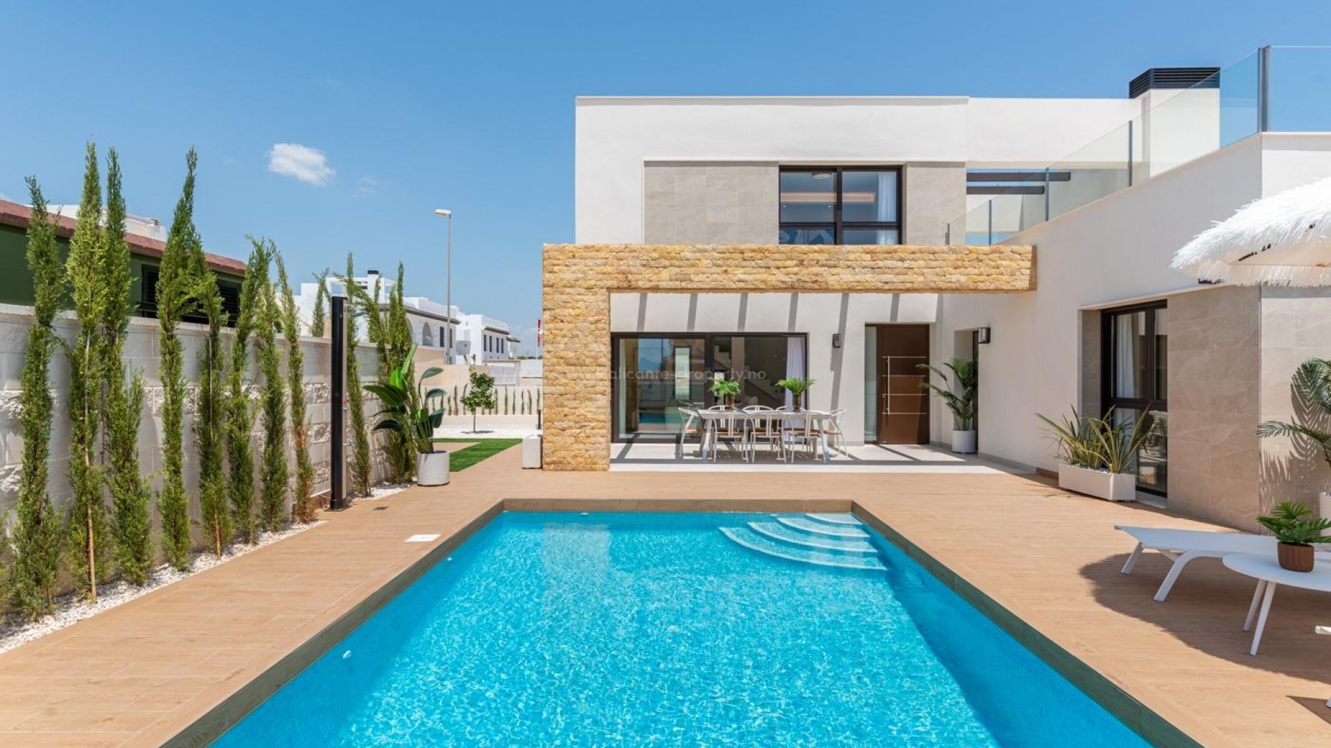 Ny luksus-villa i moderne stil med privat hage i Rojales, Ciudad Quesada, 3 soverom og 3 bad, stor terrasse, privat hage, svømmebasseng og parkeringsplass