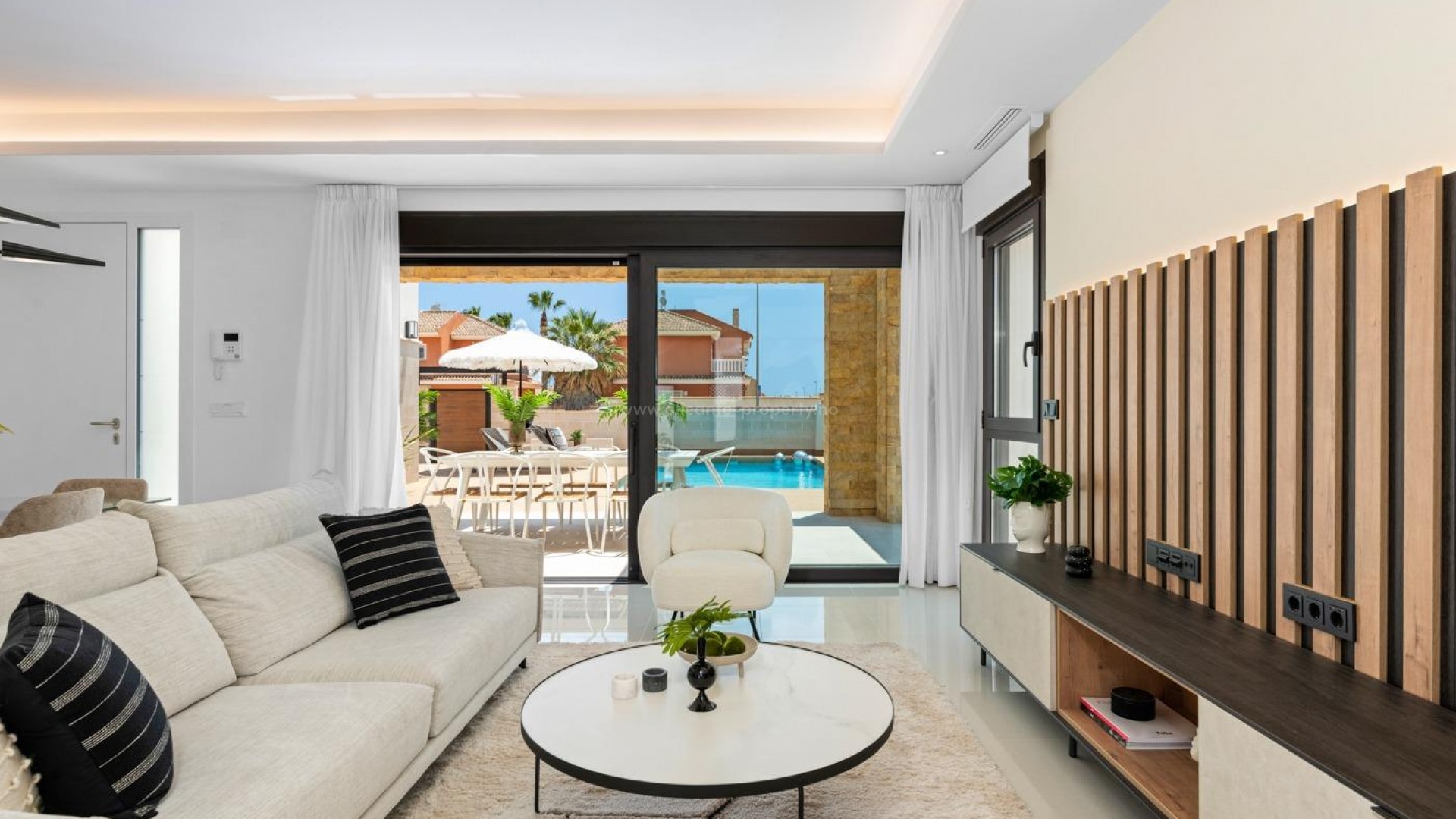 Ny luksus-villa i moderne stil med privat hage i Rojales, Ciudad Quesada, 3 soverom og 3 bad, stor terrasse, privat hage, svømmebasseng og parkeringsplass