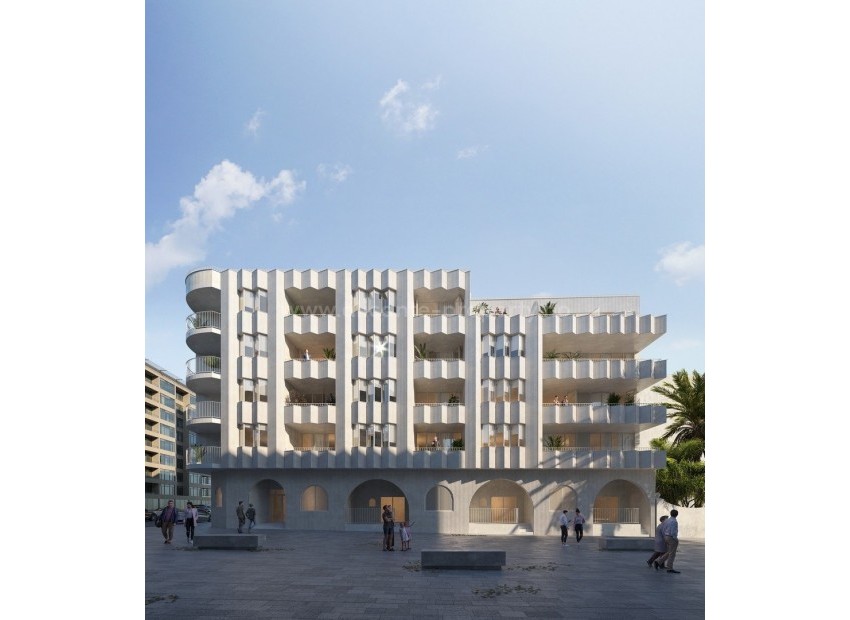 Nybygg leiligheter i Torrevieja med beste beliggenhet 50m fra strand, 2/3 soverom, 2 bad, åpen planløsning med romslig planløsning, store glassvinduer  