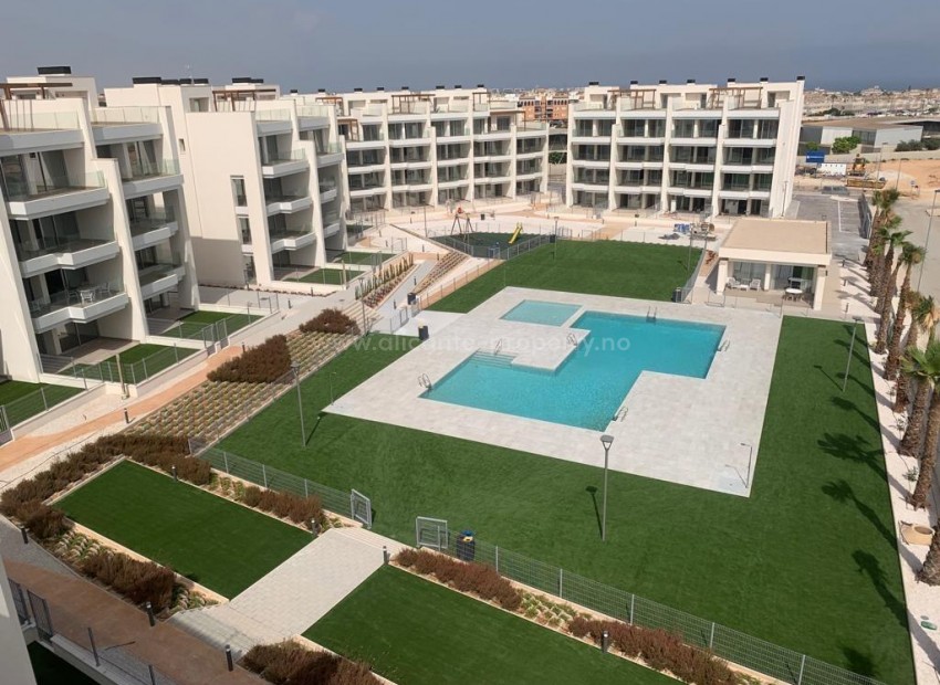 Nybygget boligkompleks i Vallamartin, leilighet/toppleilighet 2 soverom, 2 bad, hage eller solrik takterrasse med fantastisk utsikt, felles basseng