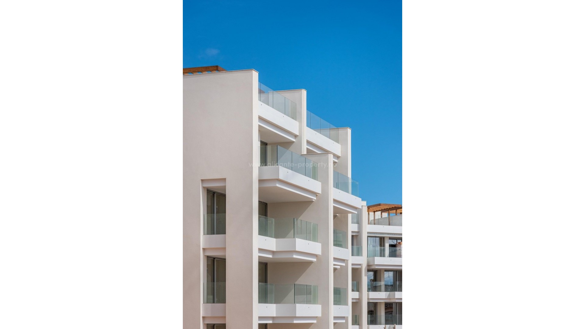 Nybygget boligkompleks i Vallamartin, leilighet/toppleilighet 2 soverom, 2 bad, hage eller solrik takterrasse med fantastisk utsikt, felles basseng