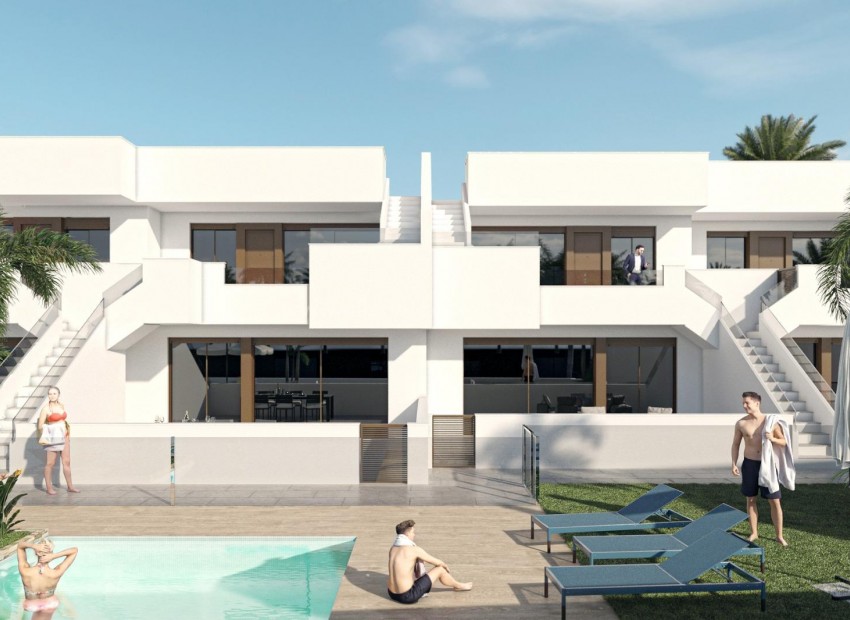Nye bungalow/leiligheter i Pilar de La Horodada, 2/3 soverom med 2 bad, stor terrasse, veldig stor solarium, felles basseng og hage