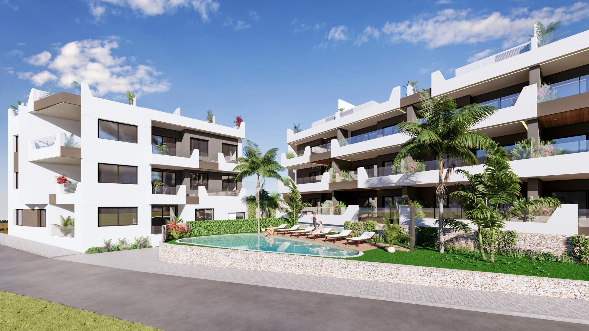 Nye leiligheter i Benijofar, Alicante, 2/3 soverom og 2 bad, grøntområde m/svømmebasseng. Flere golfbaner i nærheten. 10 min til strender