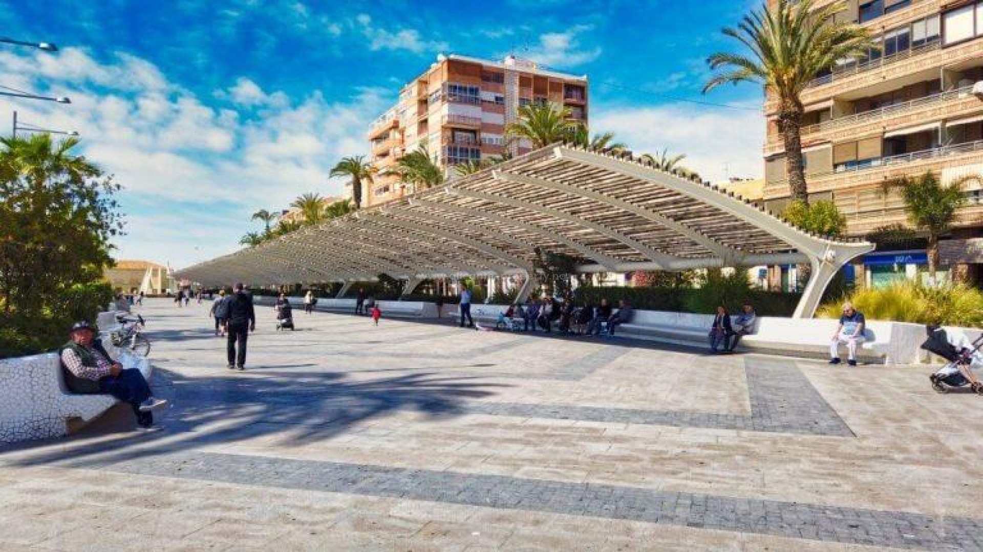 Nye leiligheter i Torrevieja i Alicante-provinsen ,1 og 2 sov, 1 og 2 bad, vakkert felles solarium, toppleiligheter. Nær strender og infrastruktur.