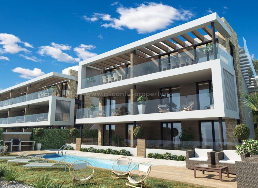 Nygget leiligheter i Ciudad Quesada med spektakulær utsikt golfbane, fra 76 m2 til146 m2,15min strand. 5 min fra Rojales. Felles basseng, treningsstudio.