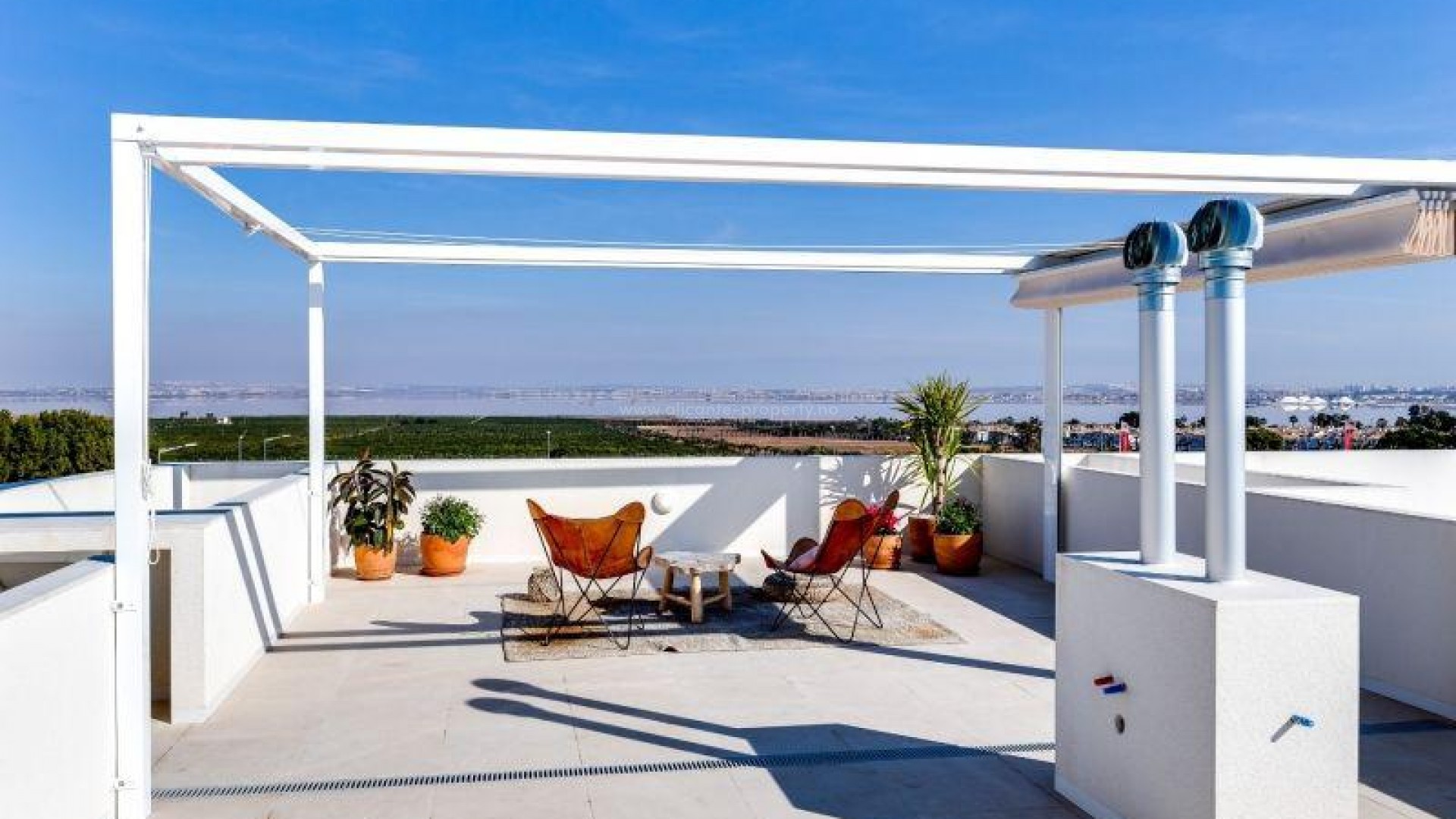 Nytt boligbygg av bungalows i Los Balcones, Torrevieja, Alicante, 2/3 soverom. Fellesområdene er utstyrt med et fantastisk 200 m2 evighetsbasseng 