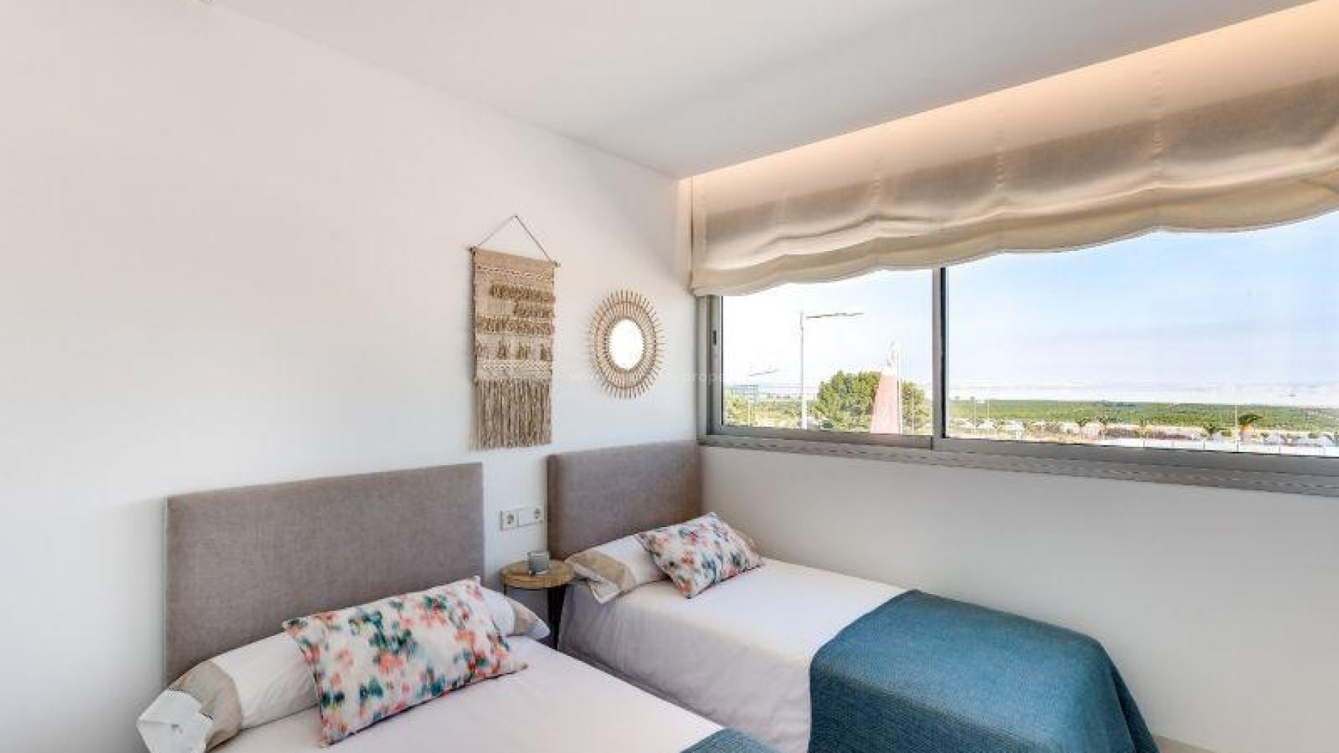 Nytt boligbygg av bungalows i Los Balcones, Torrevieja, Alicante, 2/3 soverom. Fellesområdene er utstyrt med et fantastisk 200 m2 evighetsbasseng
