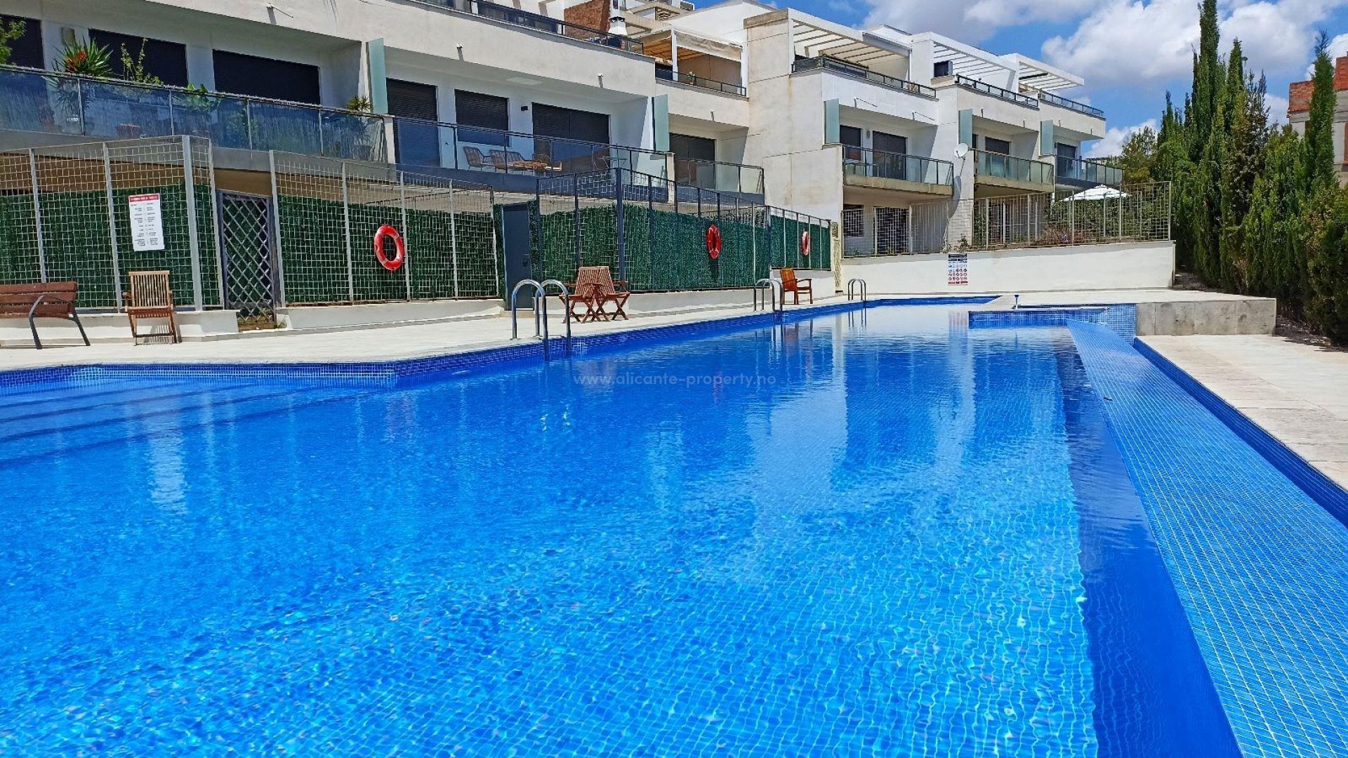 Nytt boligkompleks i Lomas de Campoamo, leiligheter med 2/3 soverom, 2 bad, balkong, noen med havutsikt, hage med svømmebasseng og treningsstudio
