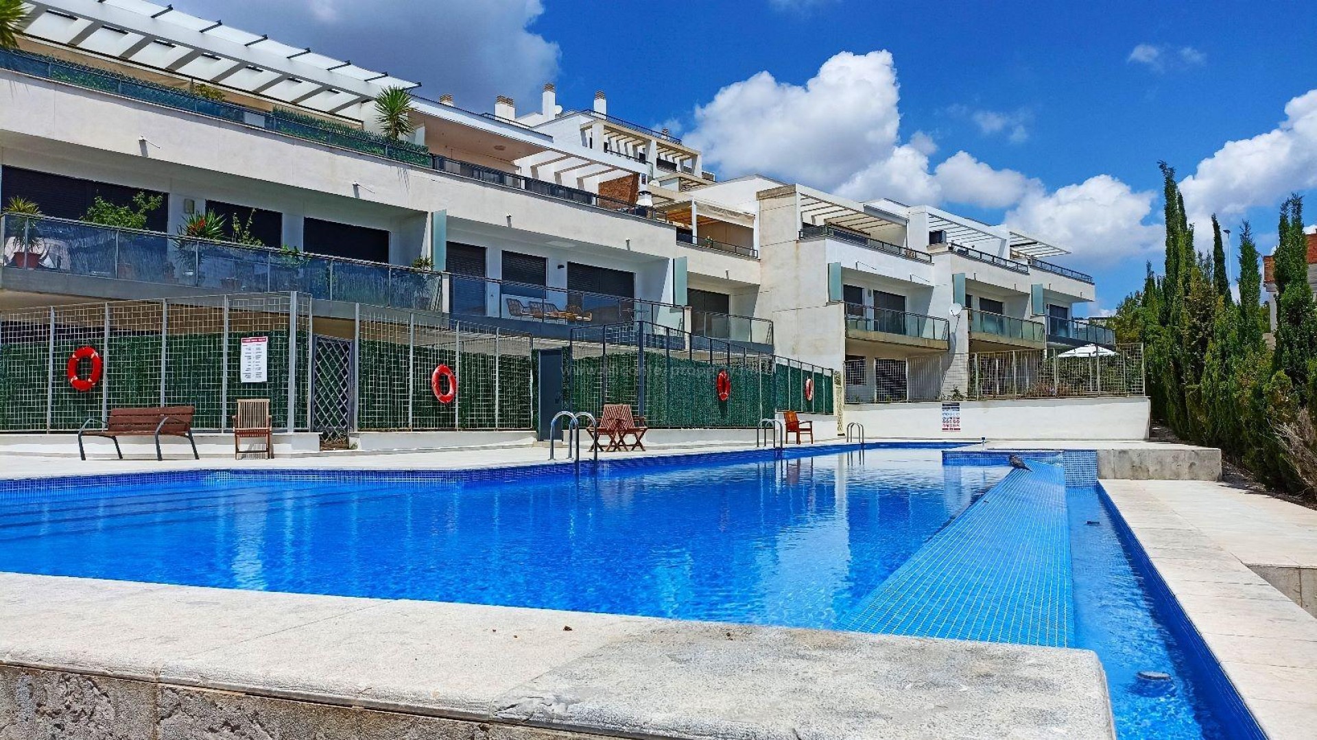 Nytt boligkompleks i Lomas de Campoamo, leiligheter med 2/3 soverom, 2 bad, balkong, noen med havutsikt, hage med svømmebasseng og treningsstudio