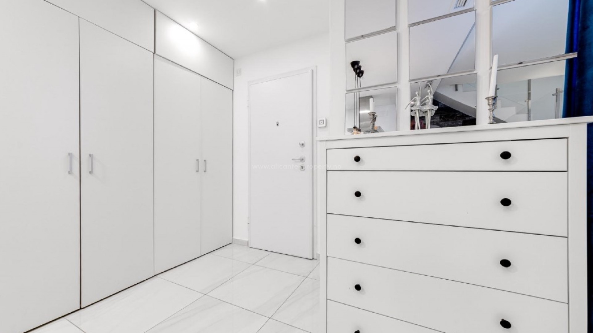 Semi - Detached Villa in Villamartín