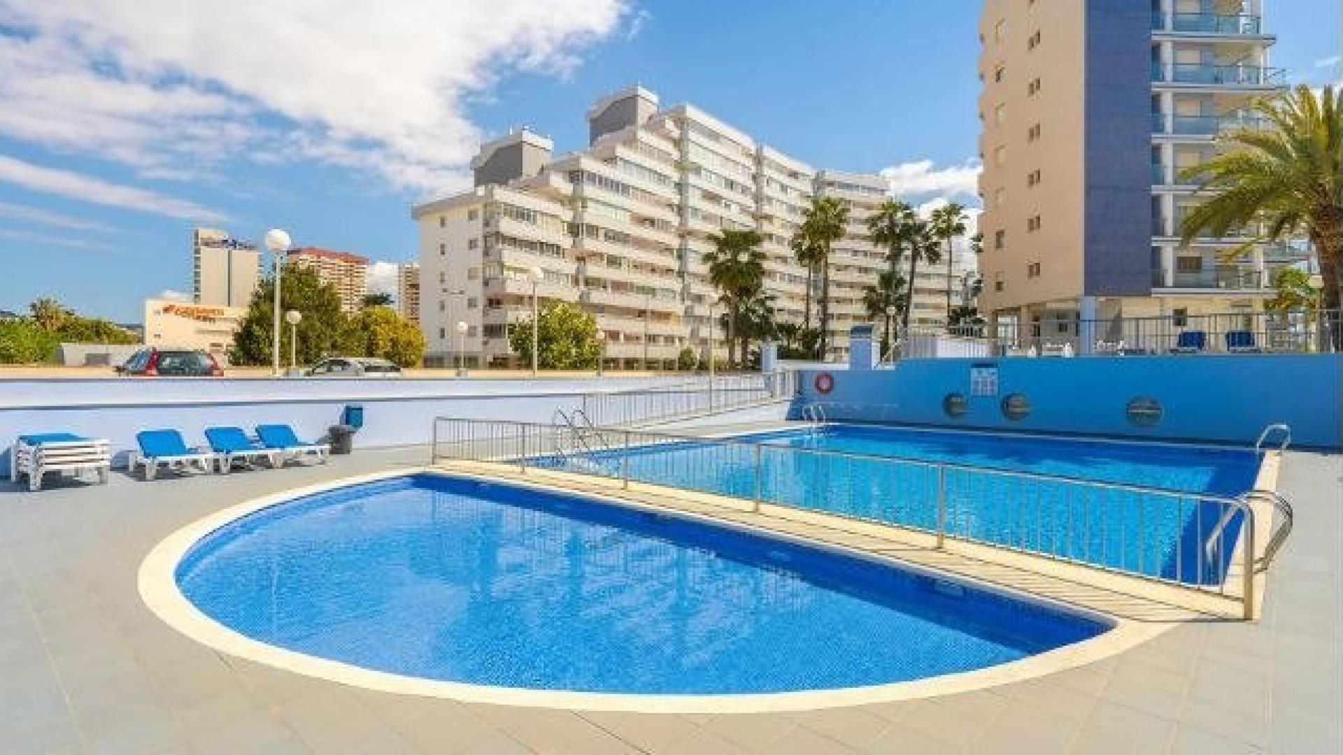 Smaller and larger beautiful apartment in Calpe with magnificent sea views, first line of La Fossa beach, 1/2/3 bedrooms, 2 bathrooms, terraces, shared pool