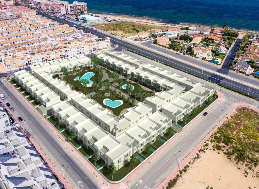 Torrevieja -nye flotte bungalow i La Veleta på 106m2 m/basseng og hage, 250m til sjøen