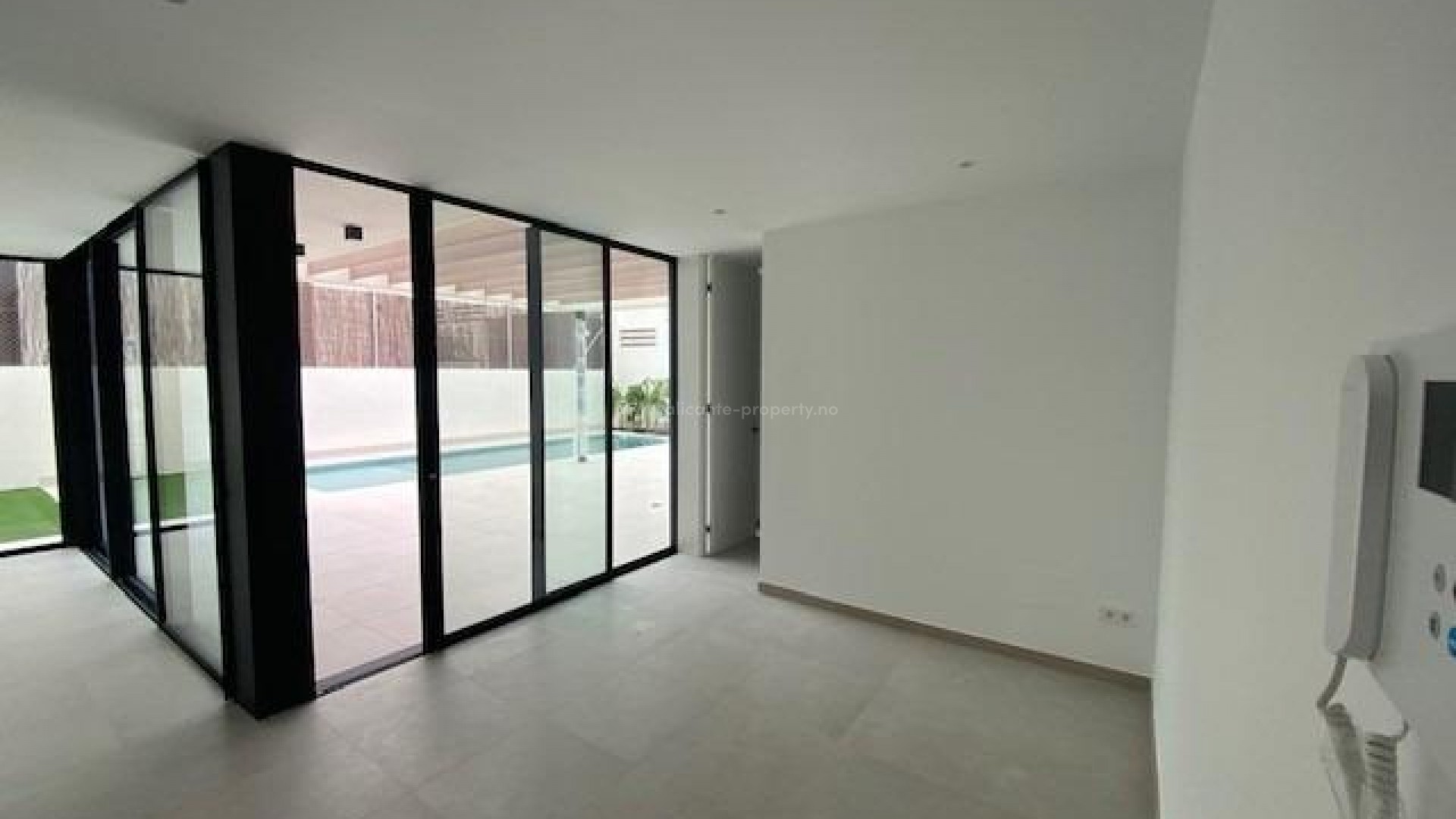 Town House in Montezenia