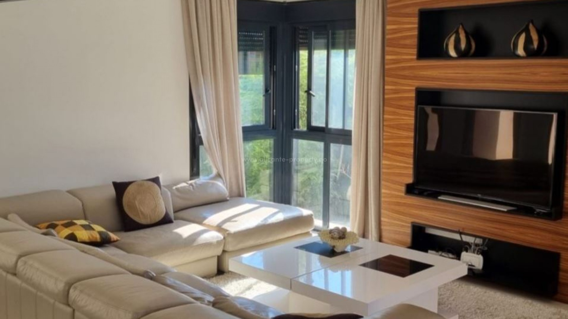 Unik villa/hus - eksklusiv luksus-bolig i Torrevieja nær sjøen
