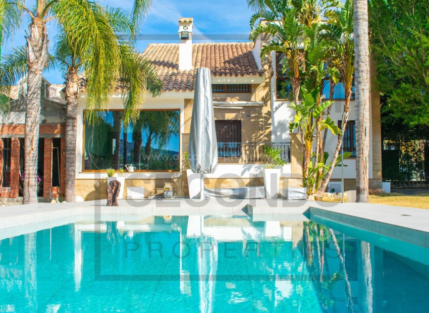 Villa en Algorfa Centro