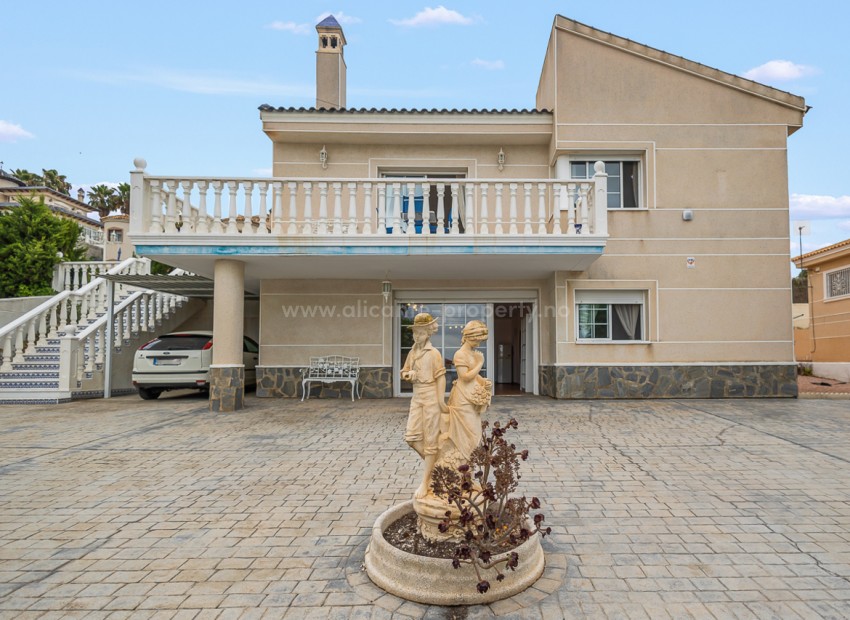 Villa en Algorfa