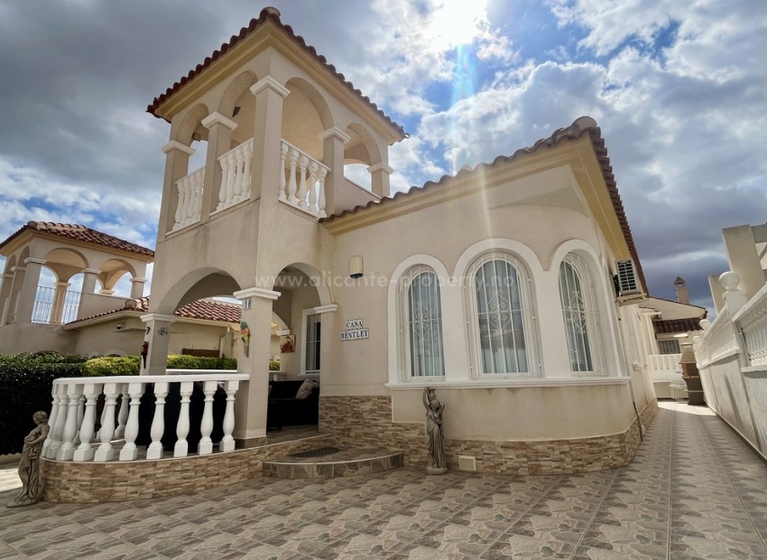 Villa en Algorfa