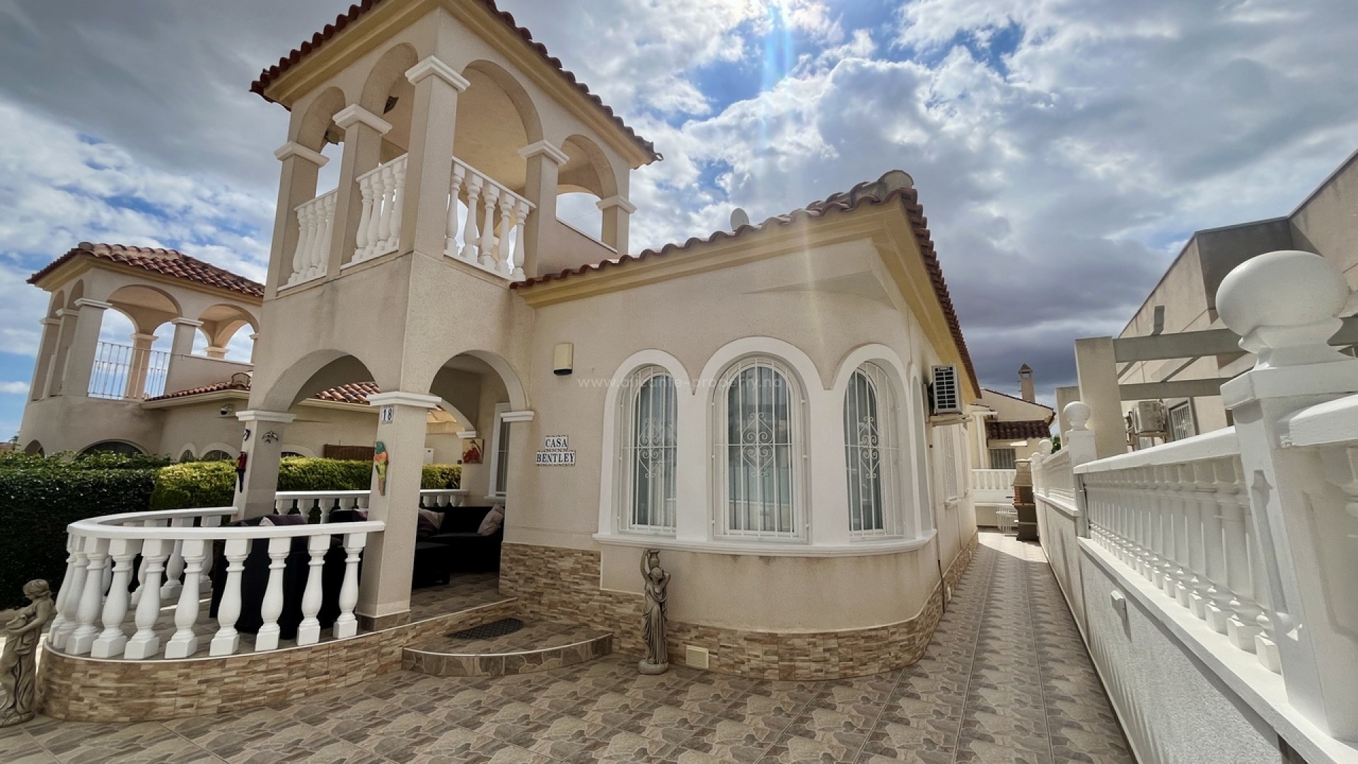 Villa en Algorfa