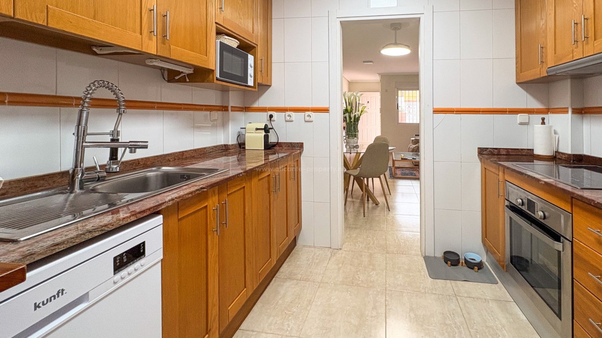 Villa en Arenales del Sol