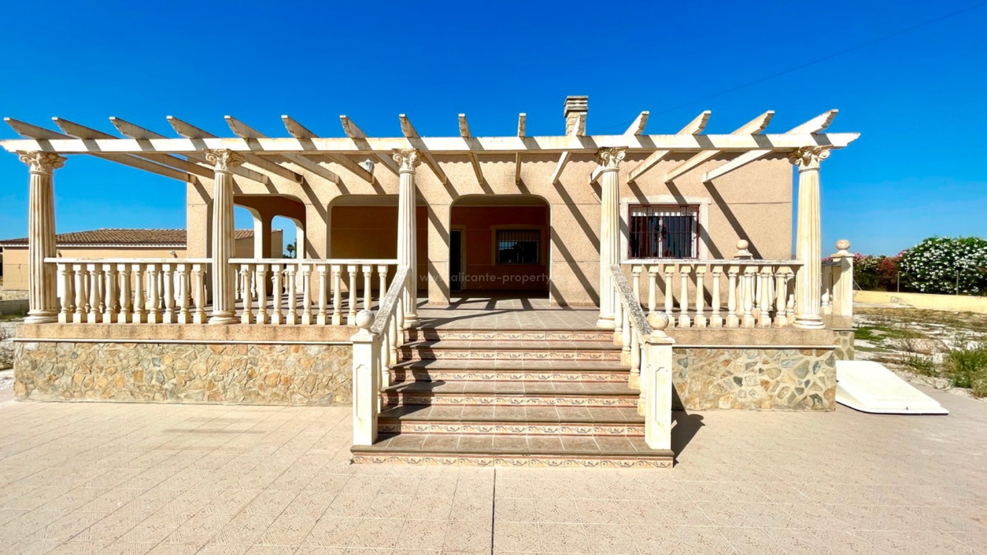 Villa en Catral Centro