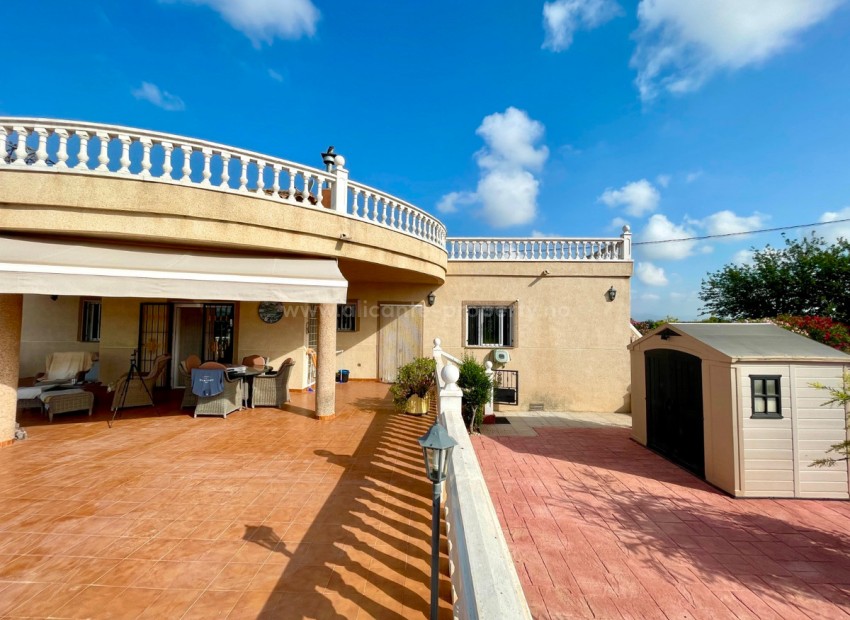 Villa en Catral Centro