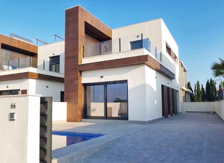 Villa en Daya Nueva
