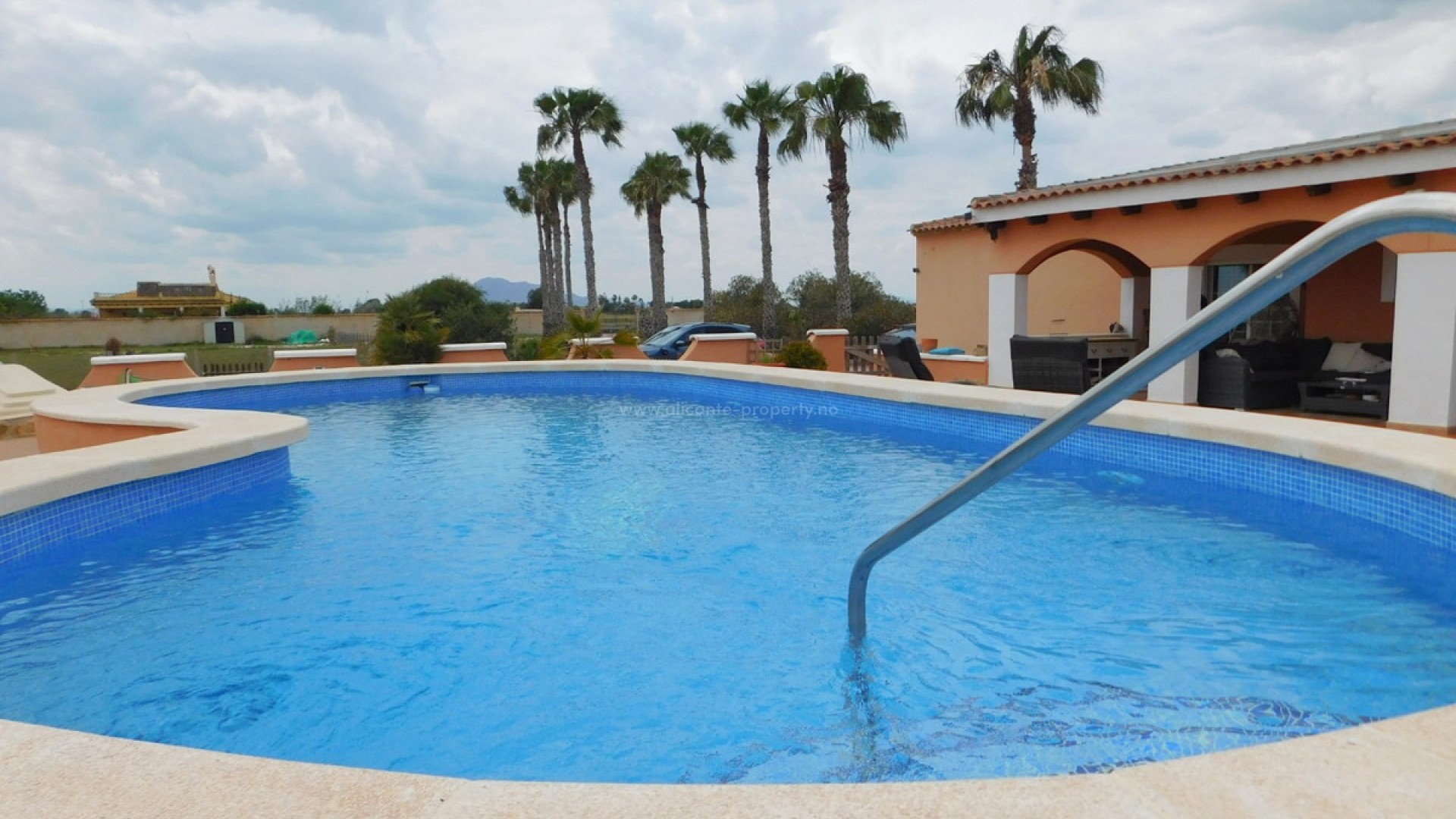 Villa en Dolores Centro