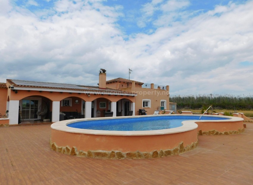 Villa en Dolores Centro