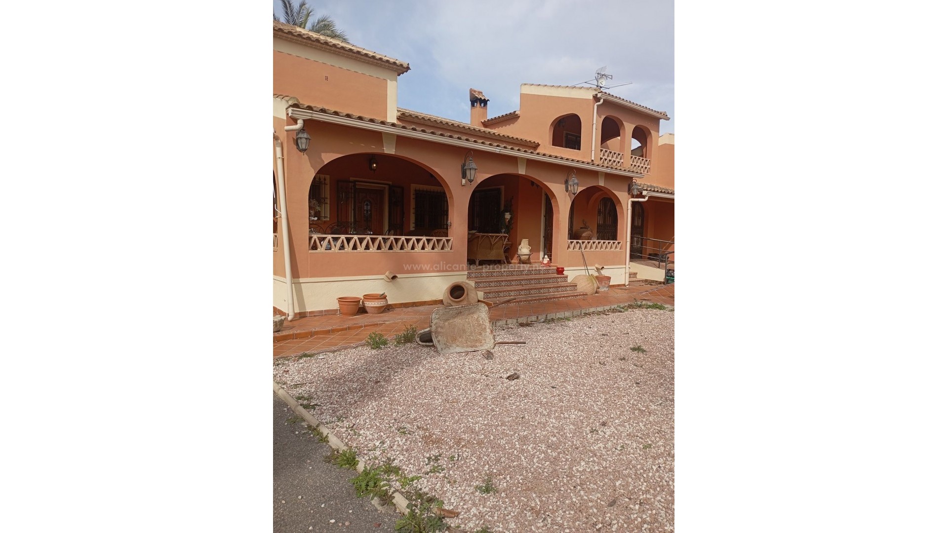 Villa en Dolores Centro