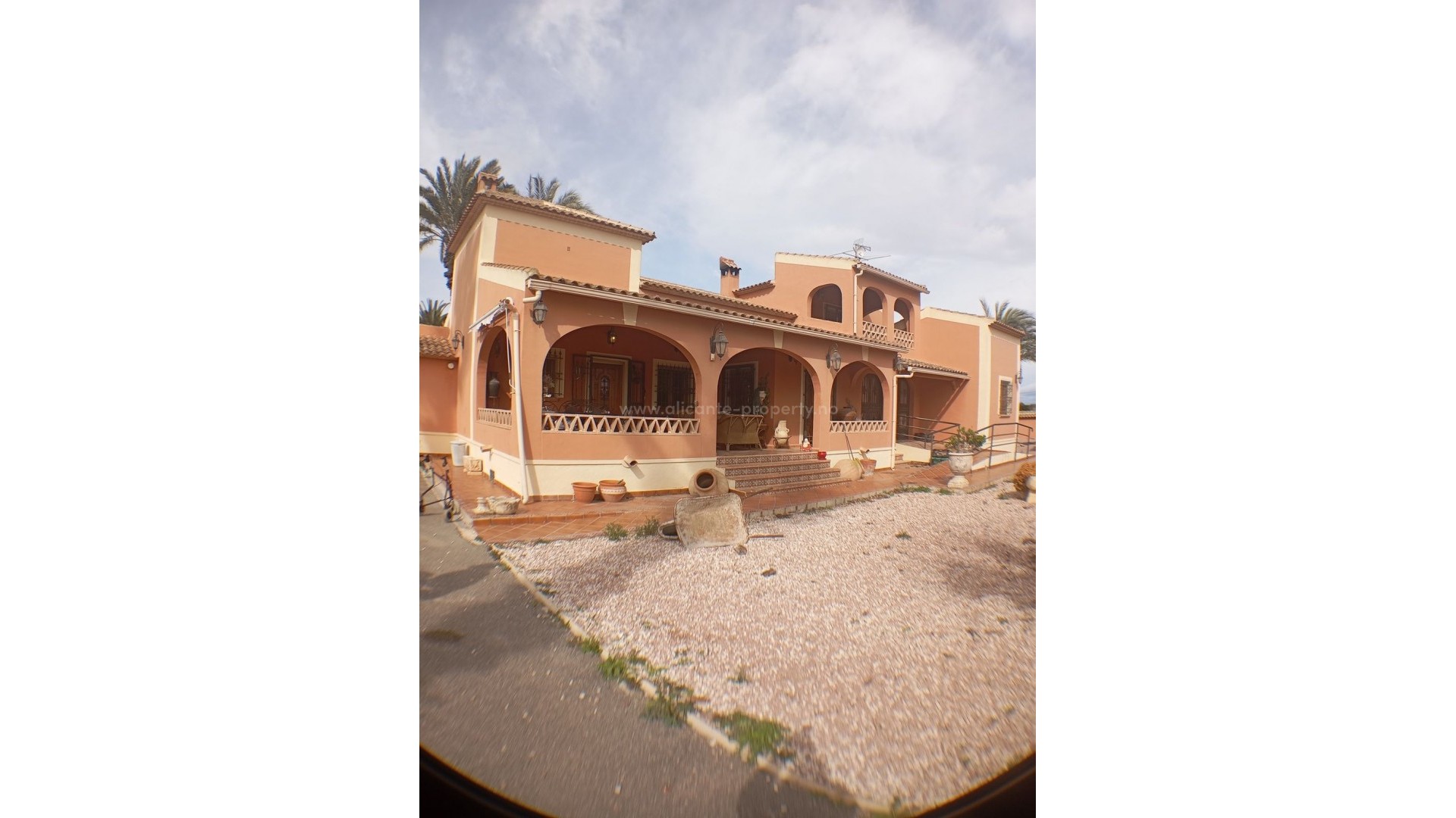 Villa en Dolores Centro