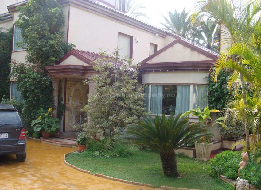 Villa en Elche