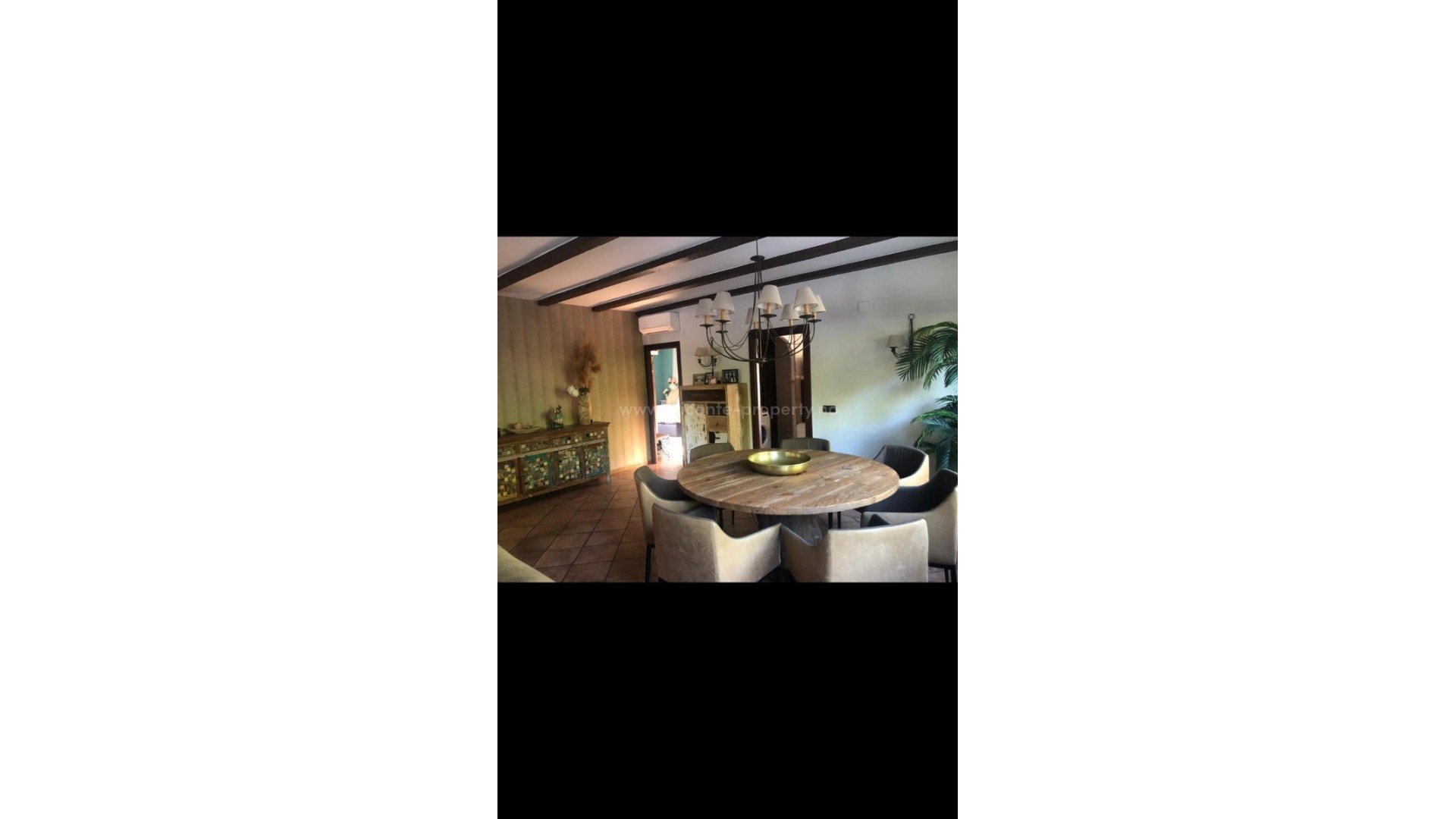 Villa en Elda Centro
