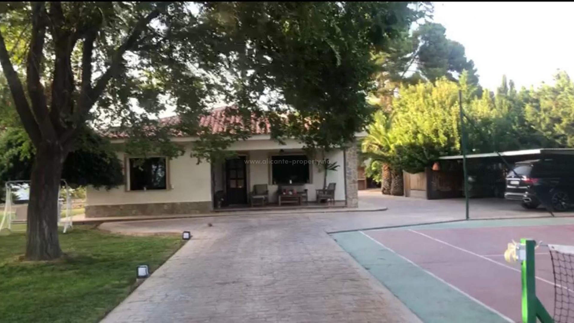 Villa en Elda Centro