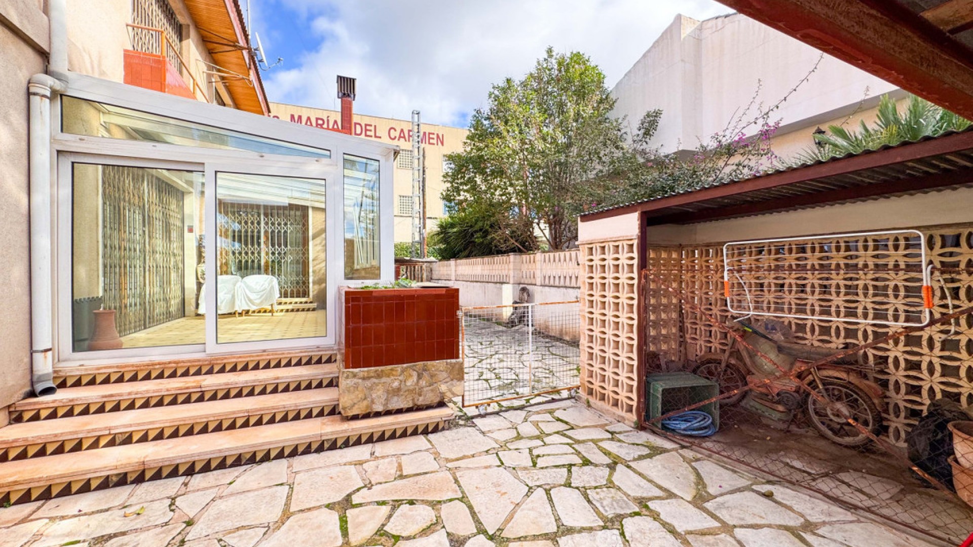 Villa en Elda Centro