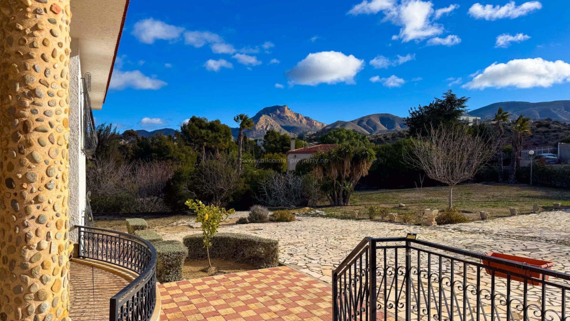 Villa en Elda Centro