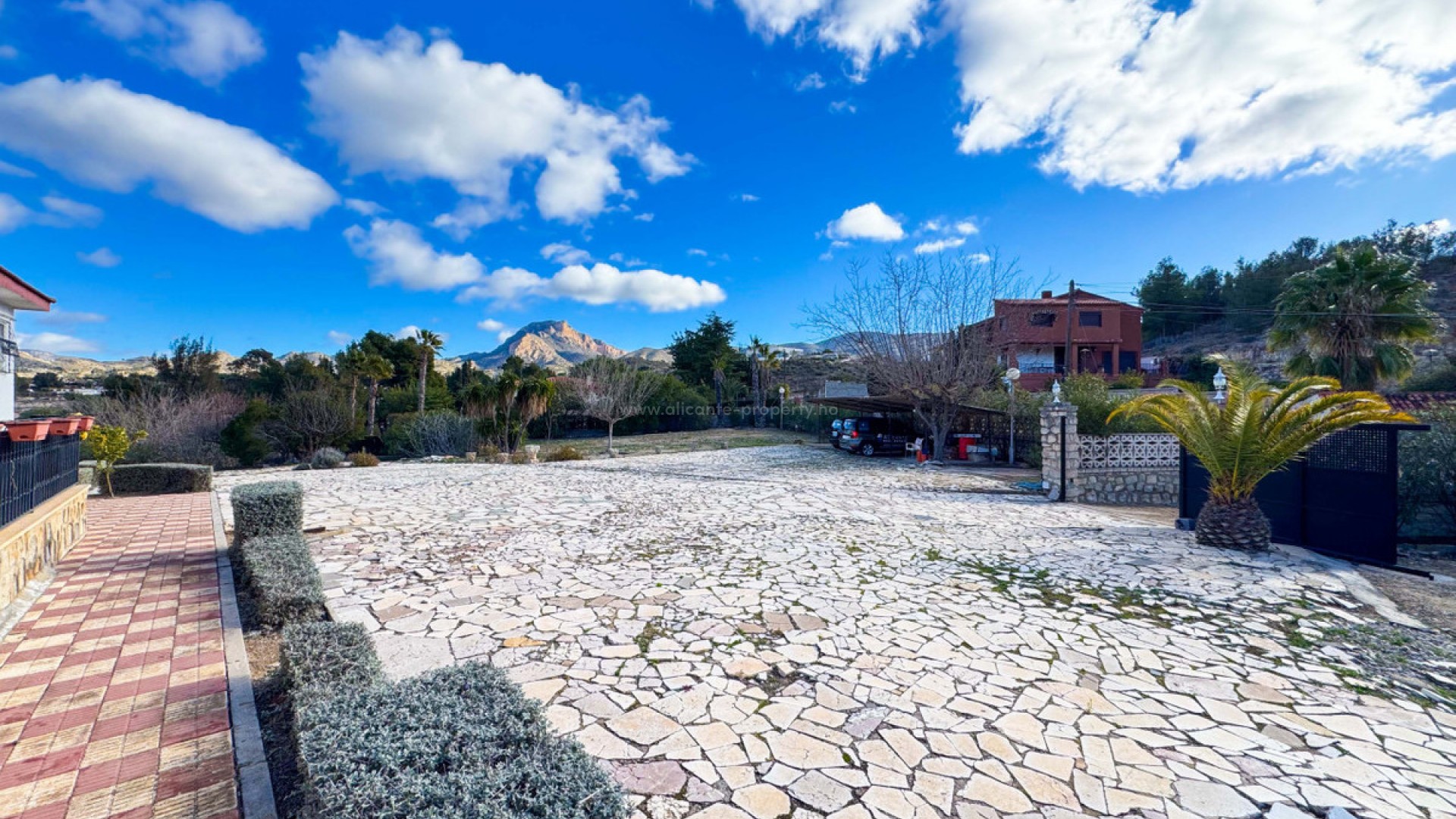 Villa en Elda Centro