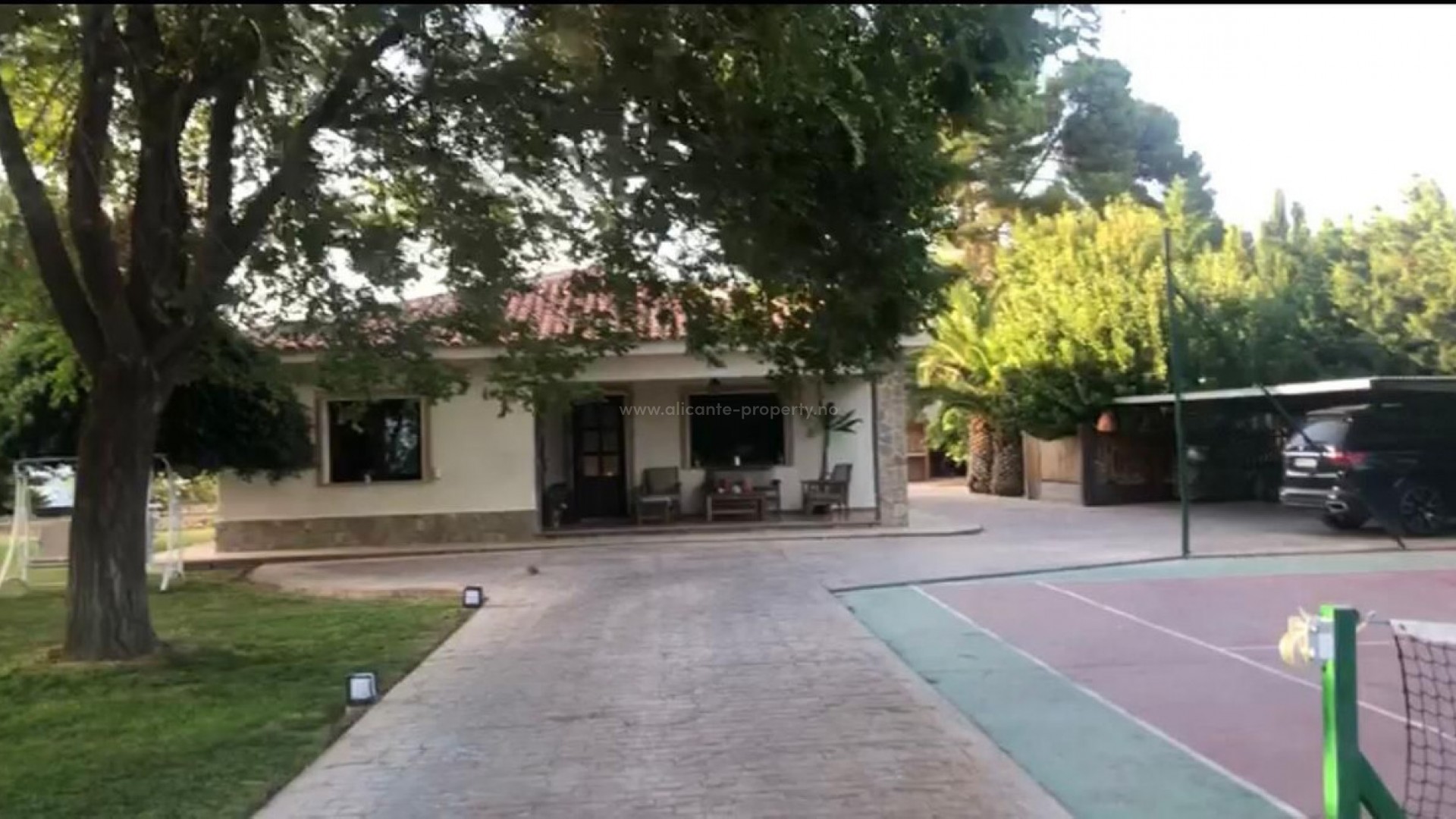 Villa en Elda Centro
