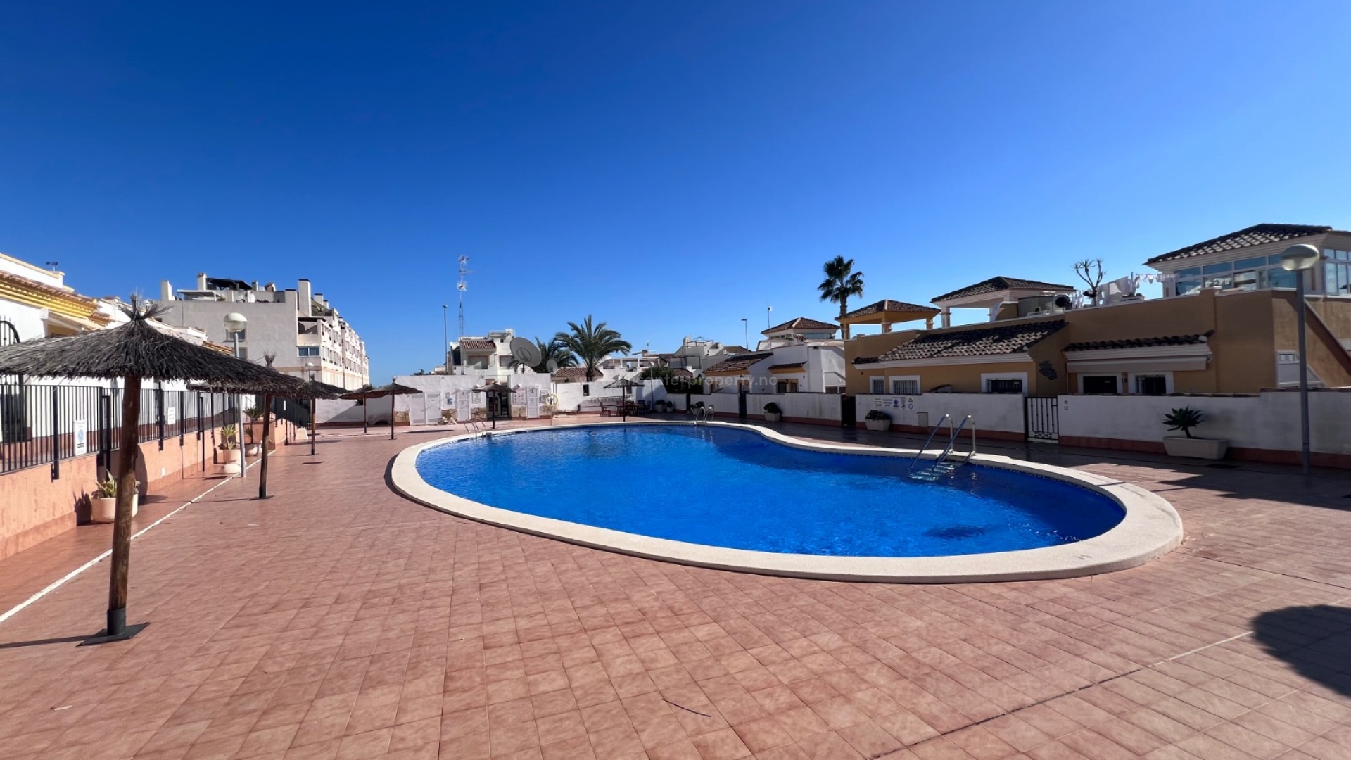 Villa en Entre Naranjos