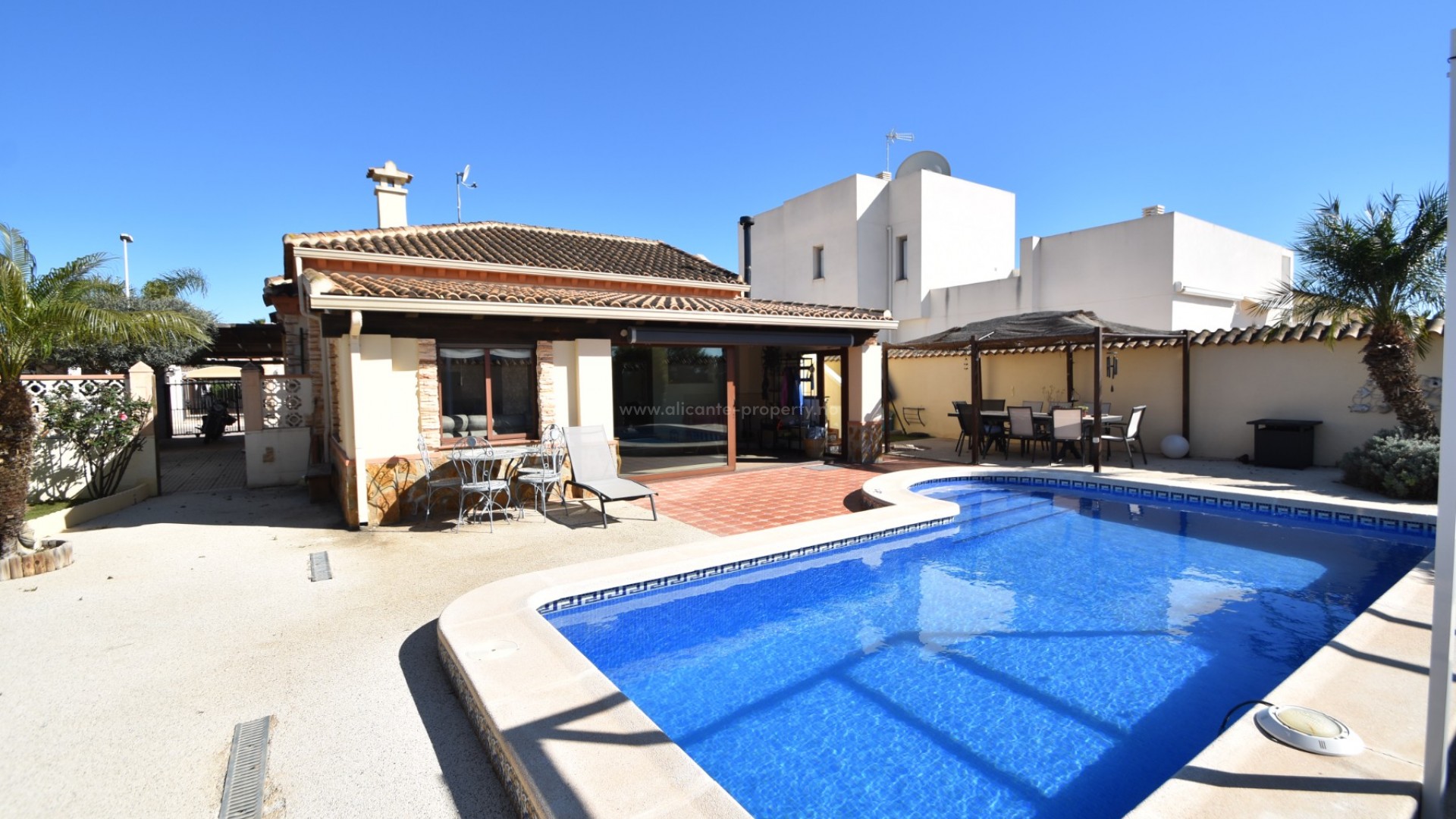 Villa en Fincas de la Vega