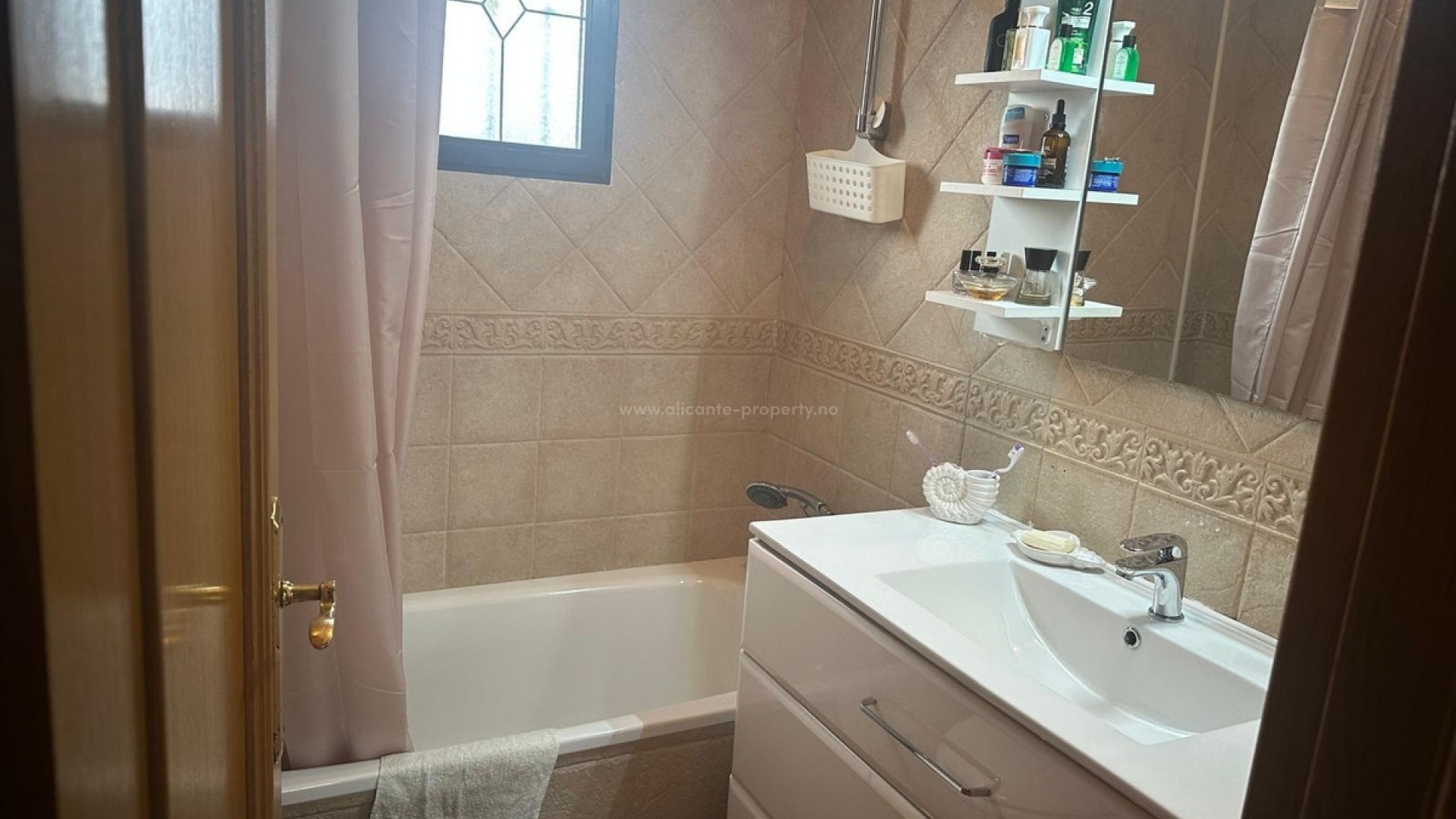 Villa en Hondón de las Nieves Centro