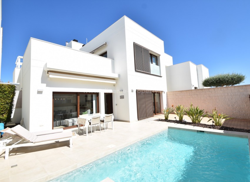 Villa en La Marina - Urbanization