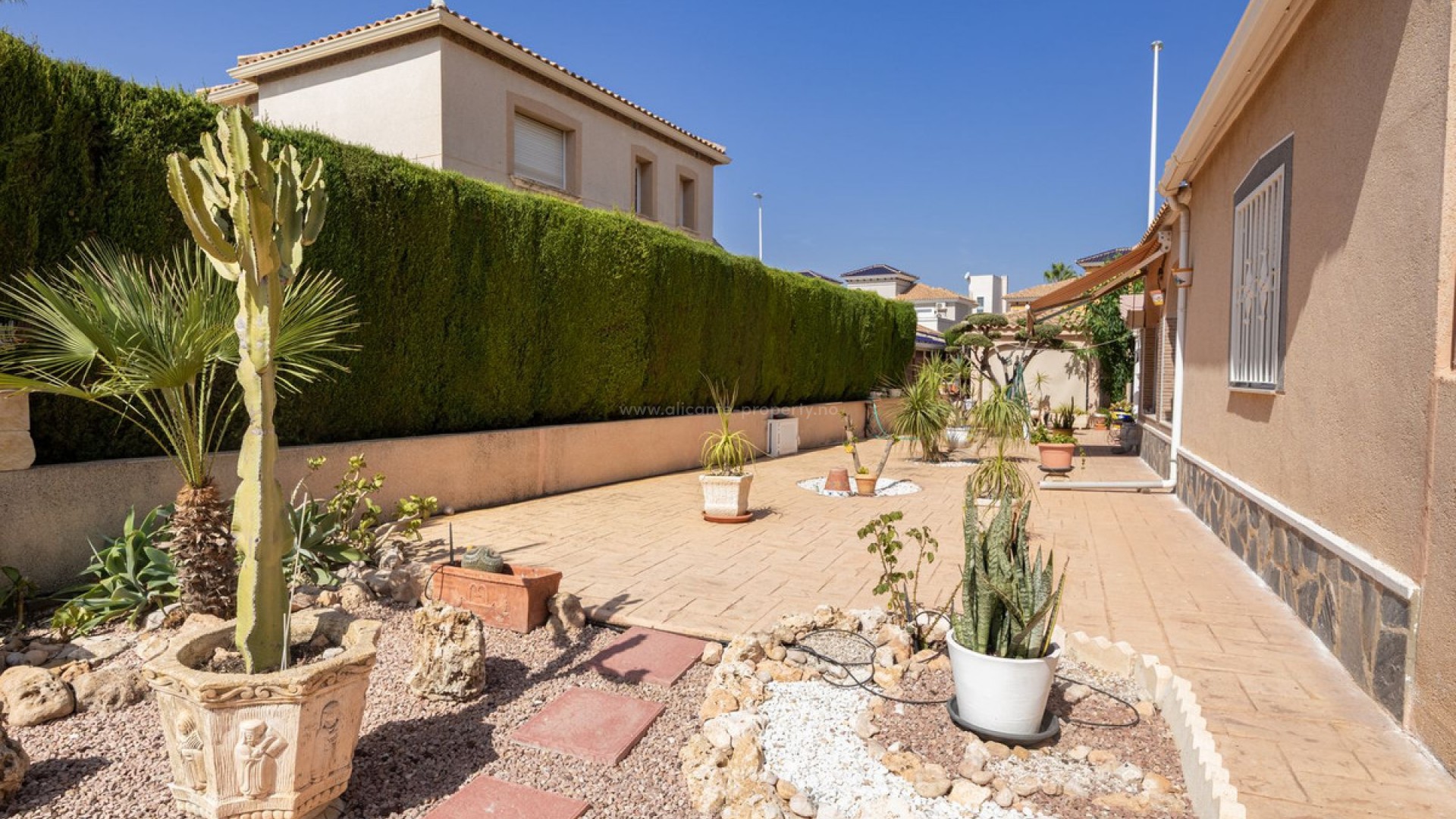 Villa en La Regia