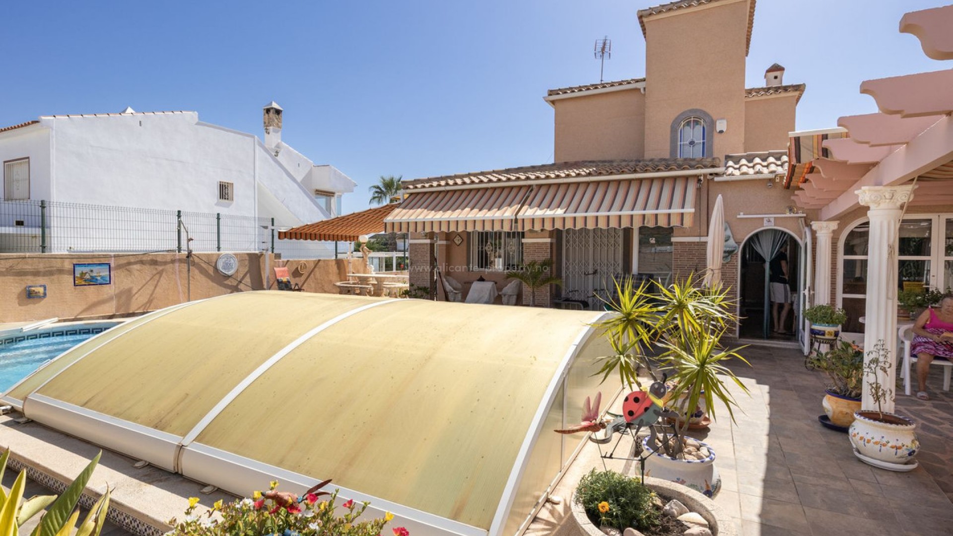 Villa en La Regia