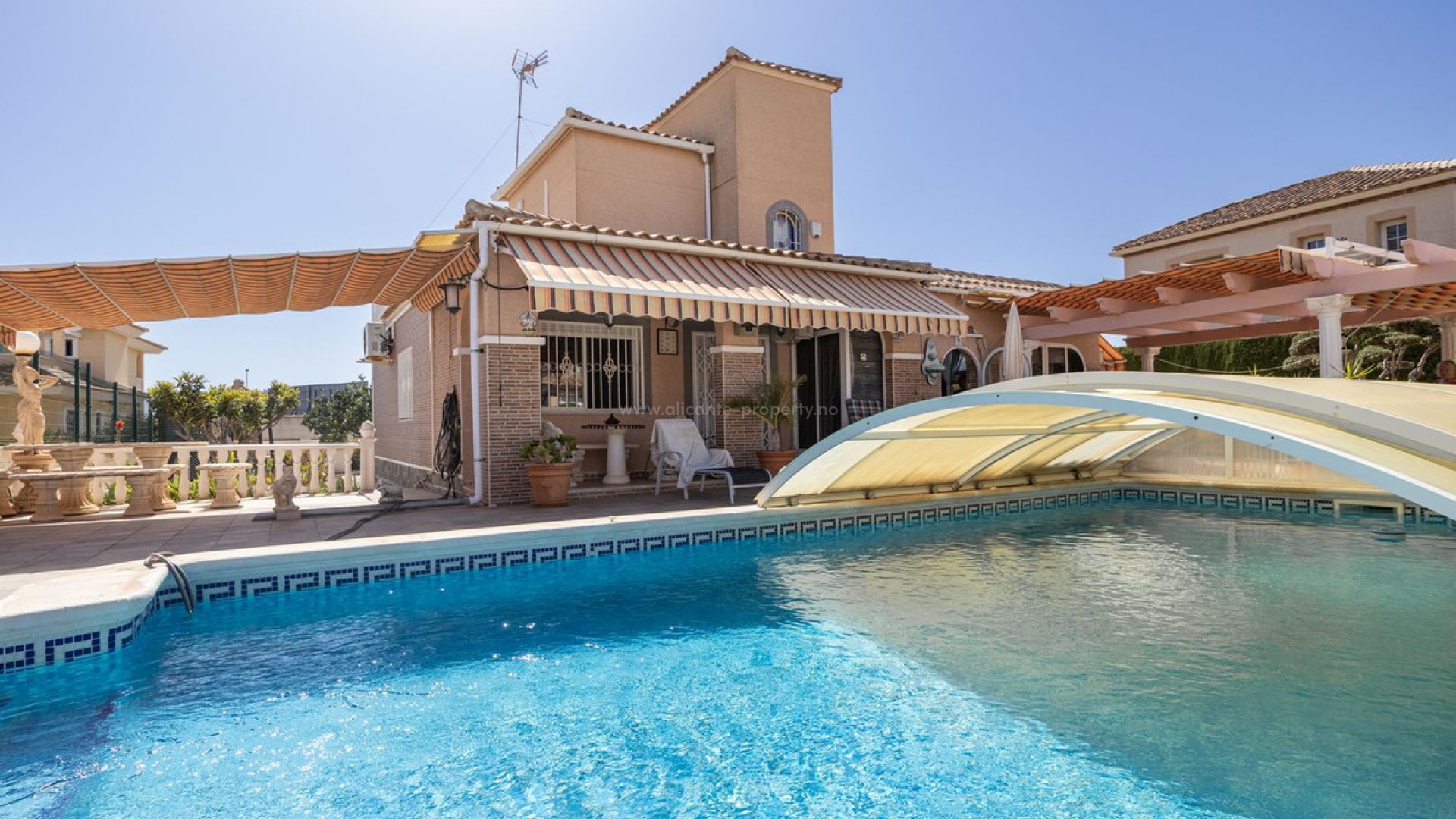 Villa en La Regia