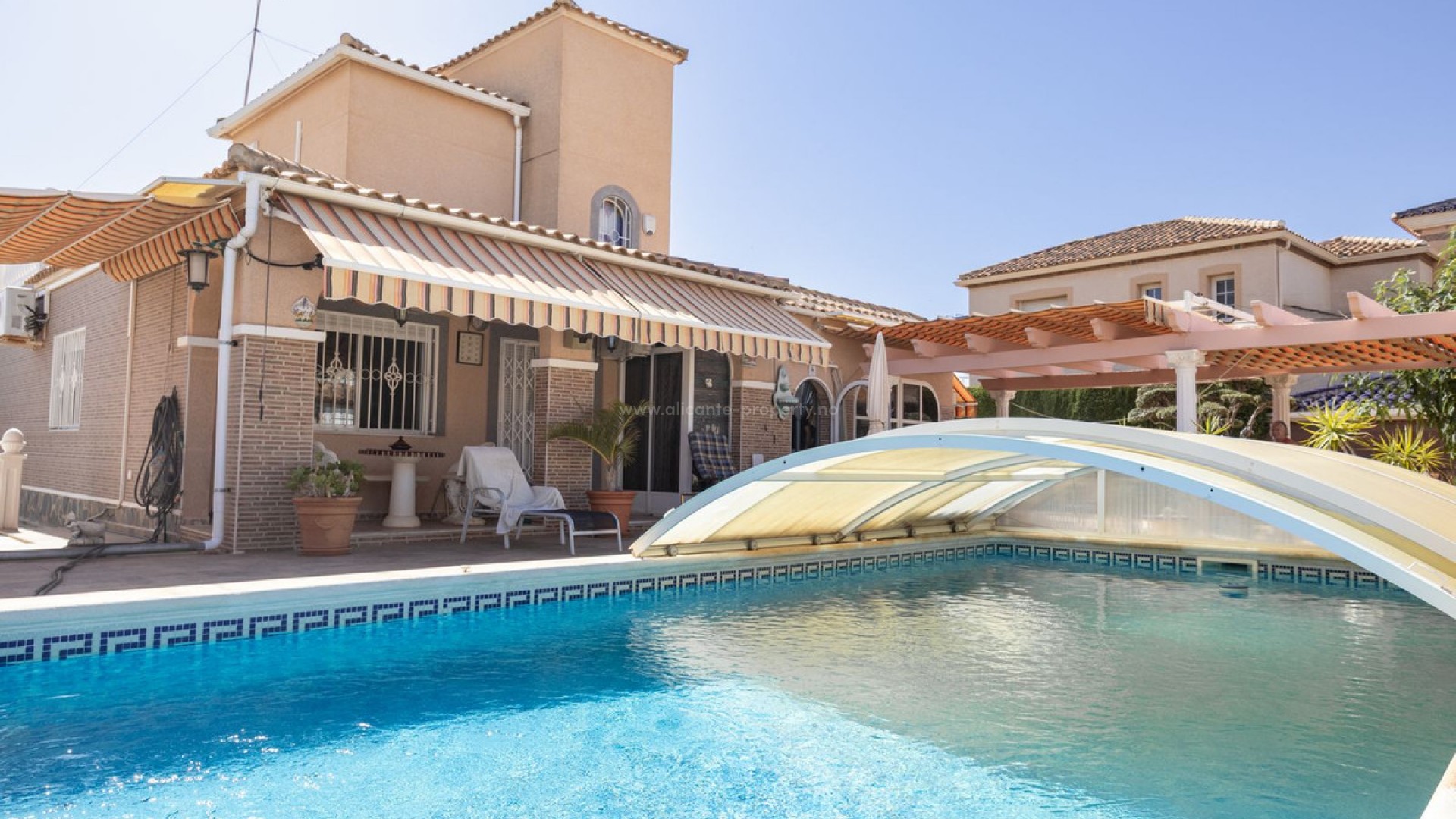 Villa en La Regia