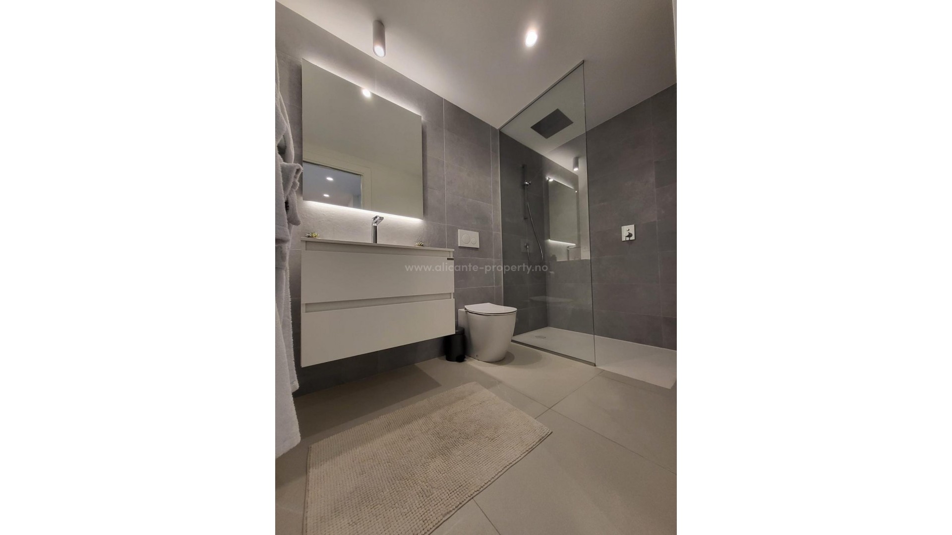 Villa en Las Colinas Golf Resort